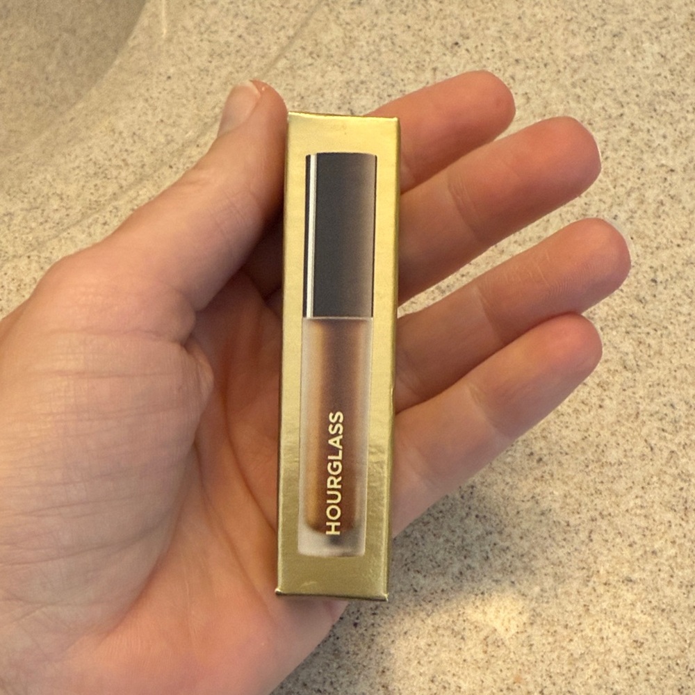 Hourglass Vanish Concesler Mocha 11